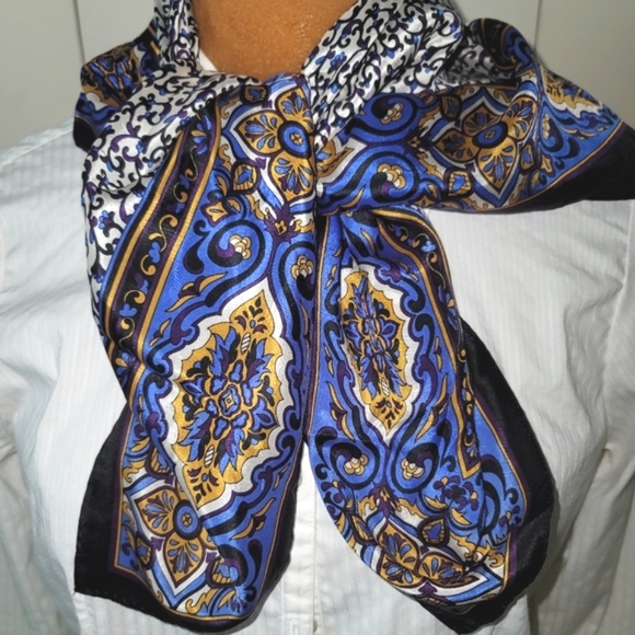 Accompli silk scarf - Picture 2 of 5